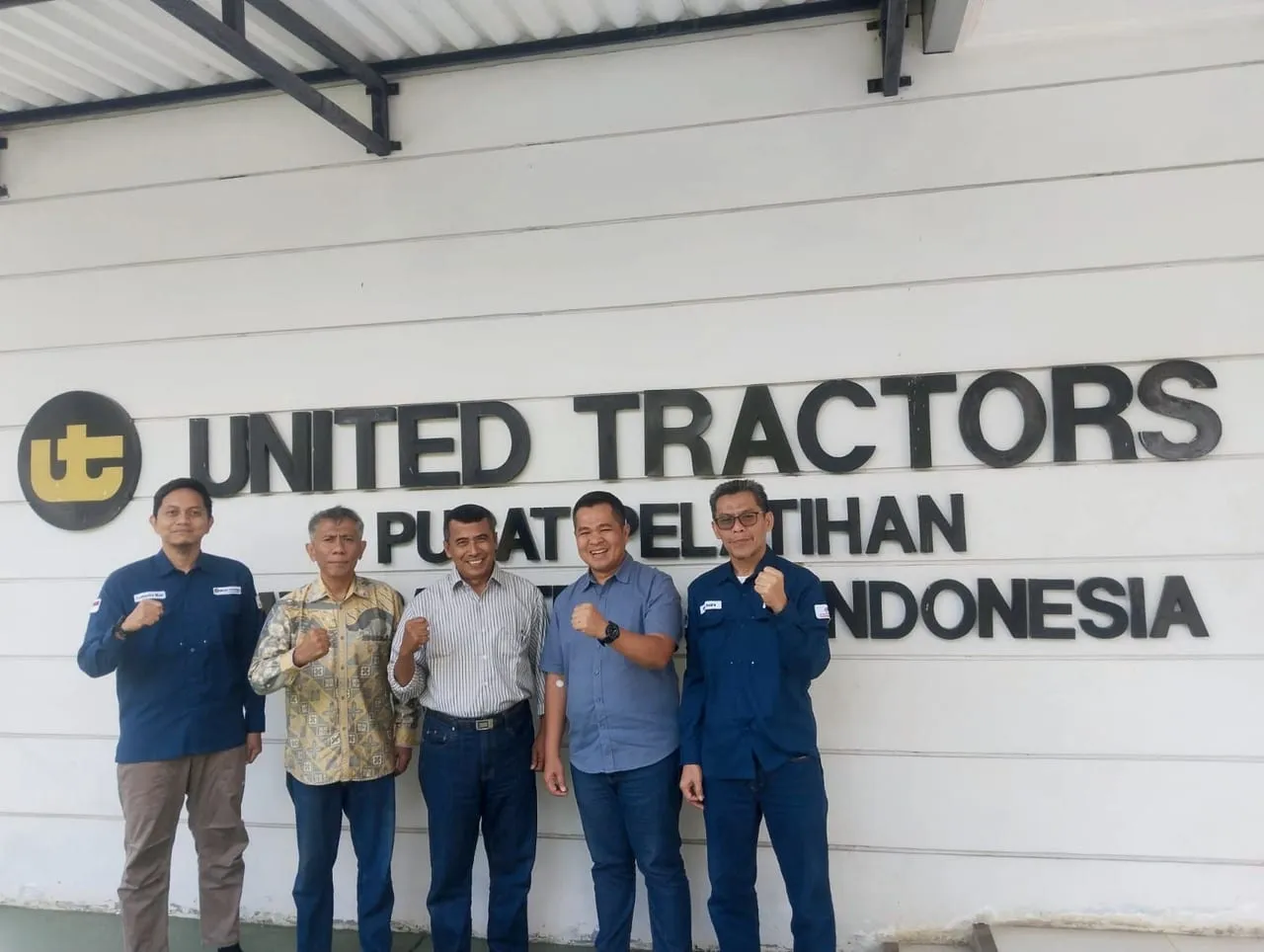 Kunjungan tim MEC — PT United Tractors